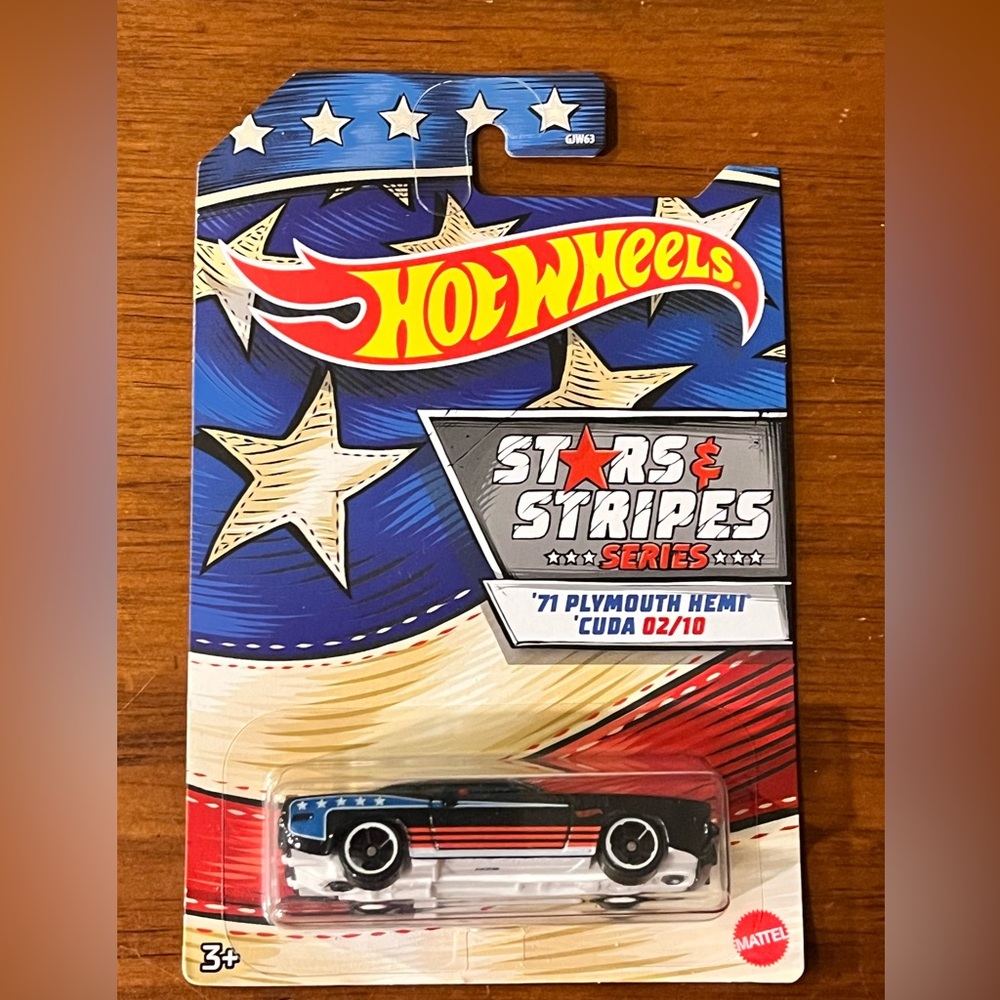 Hot Wheels Stars and Stripes 2020 Toy Car 71 Plymouth Hemi Cuda Barracuda